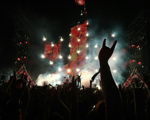 Why Official Band T-Shirts Make Perfect Gifts: Music, Memories, and More